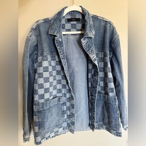 Juny Unisex Small Jean Jacket with Vintage Style!